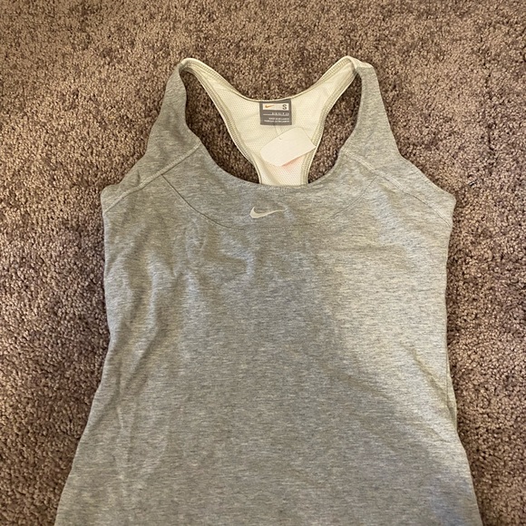 Nike. 5 piece set. Size XS-S. Various colors. - Picture 3 of 10